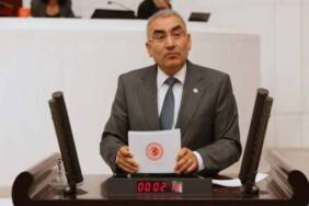İYİ-Partili-Milletvekili-Ayhan-Altıntaş-partisinden-istifa-etti!