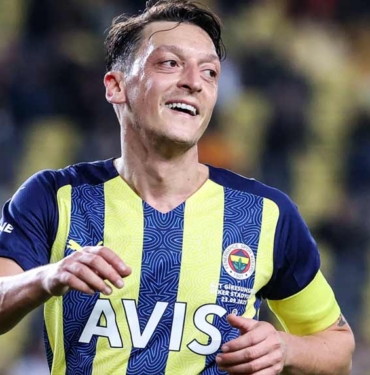İngilizler-açıkladı--Futbolu-bırakan-Mesut-Özil’in-serveti-dudak-uçuklattı