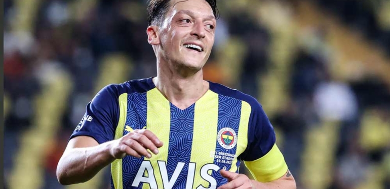 İngilizler-açıkladı--Futbolu-bırakan-Mesut-Özil’in-serveti-dudak-uçuklattı