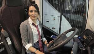 'Kadınlar neden şoförlük yapıyor?" eleştirlerine rağmen hosteslik yaptığı şehirlerarası otobüsün kaptanı oldu