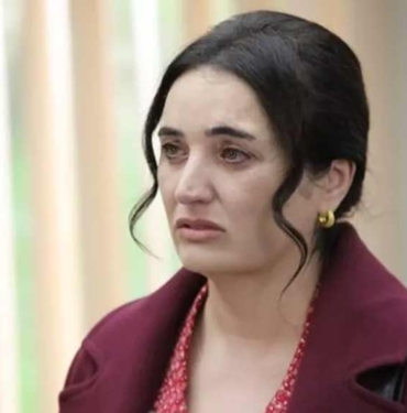 Kardeşlerim dizisinde talihsiz kaza! Başrol oyuncusu Fadik Sevin Atasoy sette düşerek ayağını çatlattı 3 Kardeşlerim-dizisinde-talihsiz-kaza!-Başrol-oyuncusu-Fadin-Sevin-Atsoy-sette-düşerek-ayağını-çatlattı