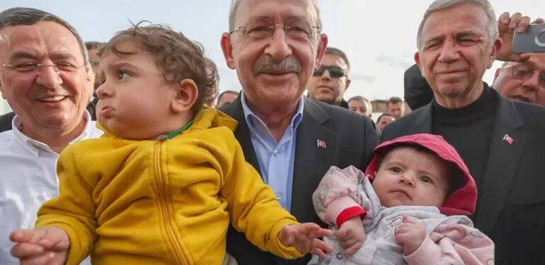 Kemal Kılıçdaroğlu, depremzede çocuklar ile buluştu: “Ben bu çocukların dedesiyim”