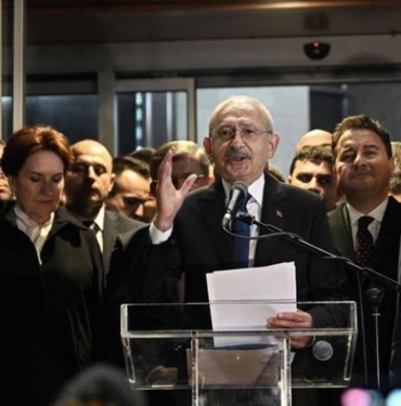 Dünya, Kılıçdaroğlu’nun adaylığını konuşuyor: “Türkiye’de 2. Kemal dönemi” 5 Kılıçdaroğlu'nun-ortak-cumhurbaşkanı-adaylığı-dünya-basınında--'Türkiye'de-2.-Kemal-dönemi'