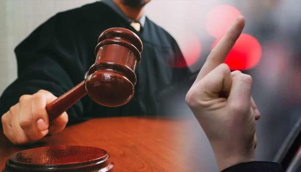 Mahkemeden emsal karar: 'Orta parmak göstermek' anayasal haktır