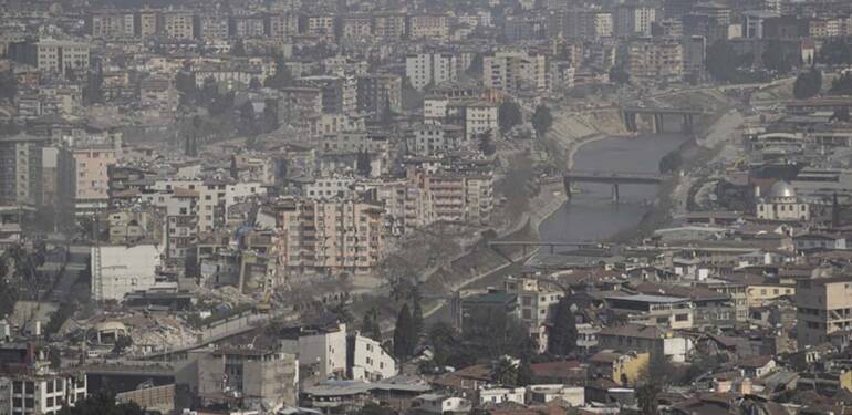 Meteorolojiden depremden etkilenen 5 il için kuvvetli rüzgar uyarısı