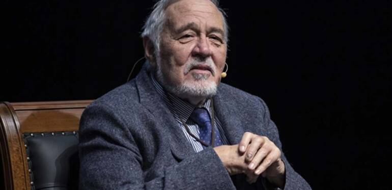 Mikrofonu açık kalan İlber Ortaylı: “O depremi biliyor. Naci Görür bizim Celal’den daha iyidir”