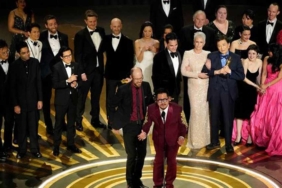 Oscar-Ödülleri-sahiplerini-buldu--Everything-Everywhere-All-at-Once-filmi-7-dalda-Oscar'a-uzandı