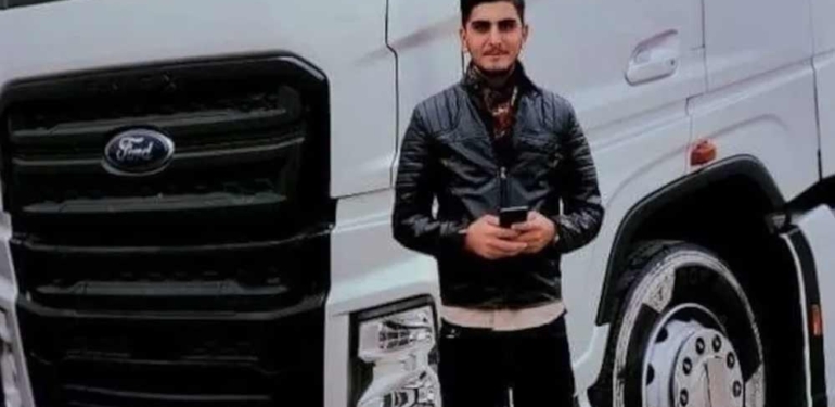 Şanlıurfa'da sel felaketinde kaybolan TIR şoförü Emin Ergün'nün cansız bedeni bulundu 1 Şanlıurfa'da-sel-felaketinde-kaybolan-TIR-şoförünün-cansız-bedeni-bulundu