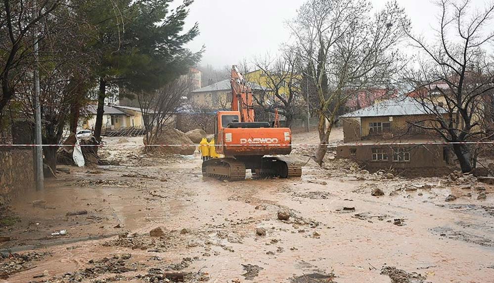 Son Dakika... Adıyaman ve Şanlıurfa'daki sel felaketinde hayatını kaybedenlerin sayısı 10 kişiye yükseldi