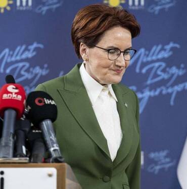 Son-Dakika...-Candaş-Tolga-Işık'ın-paylaştı--Meral-Akşener-masada-neler-yaşandığını-açıkladı