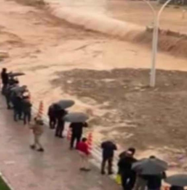 Son Dakika... Deprem bölgesindeki sel felaketinde can kaybı artıyor 2 Son-Dakika...-Deprem-bölgesindeki-sel-felaketinde-can-kaybı-artıyor