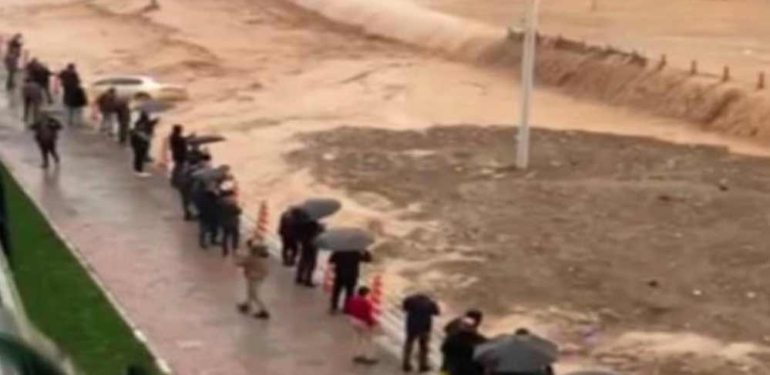 Son Dakika... Deprem bölgesindeki sel felaketinde can kaybı artıyor 1 Son-Dakika...-Deprem-bölgesindeki-sel-felaketinde-can-kaybı-artıyor