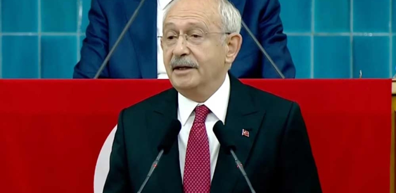 Son Dakika… 13. Cumhurbaşkanı adayı CHP lideri Kılıçdaroğlu, partisinin kürsüsüne veda ediyor! "Size son kez bu kürsüden bakmak için buradayım" 6 Son-Dakika…-13.-Cumhurbaşkanı-adayı-CHP-lideri-Kılıçdaroğlu,-partisinin-kürsüsüne-veda-ediyor!-'Size-son-kez-bu-kürsüden-bakmak-için-buradayım'