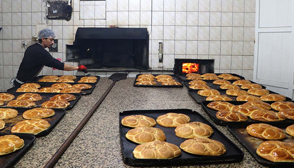 Tekirdağ'da nohut mayası kullanılarak üretilen ramazan çöreği geleneği yaşatılıyor