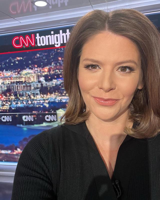 Ünlü haber spikeri Kasie Hunt hastaneye yetişemeyince, bebeğini banyoda dünyaya getirdi