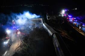 Yunanistan'da tren kazası: 29 kişi hayatını kaybetti 6 Yunanistan'da-tren-kazası--29-kişi-hayatını-kaybetti