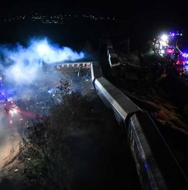 Yunanistan'da tren kazası: 29 kişi hayatını kaybetti 7 Yunanistan'da-tren-kazası--29-kişi-hayatını-kaybetti