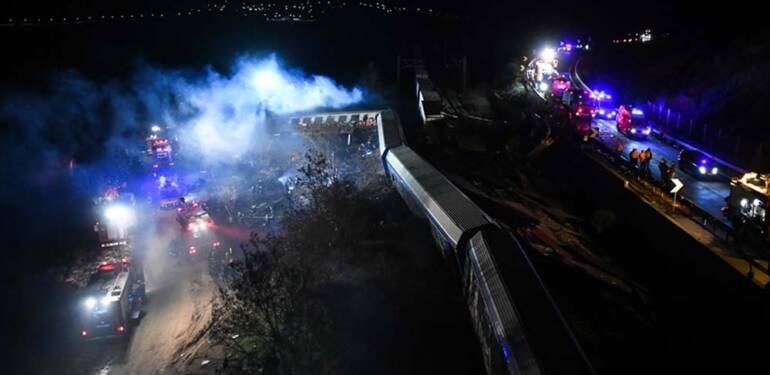 Yunanistan'da-tren-kazası--29-kişi-hayatını-kaybetti