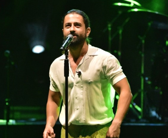 Ünlü isimlerin Ramazan Bayramı sahne ücretleri belli oldu: Zirvedeki Hadise’nin kazancı dudak uçuklattı!