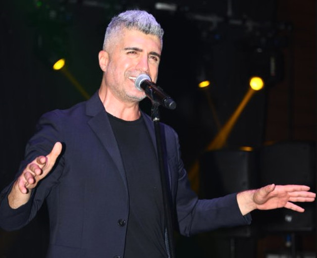 Ünlü isimlerin Ramazan Bayramı sahne ücretleri belli oldu: Zirvedeki Hadise’nin kazancı dudak uçuklattı! 4 Ünlü isimlerin Ramazan Bayramı sahne ücretleri belli oldu: Zirvedeki Hadise’nin kazancı dudak uçuklattı!