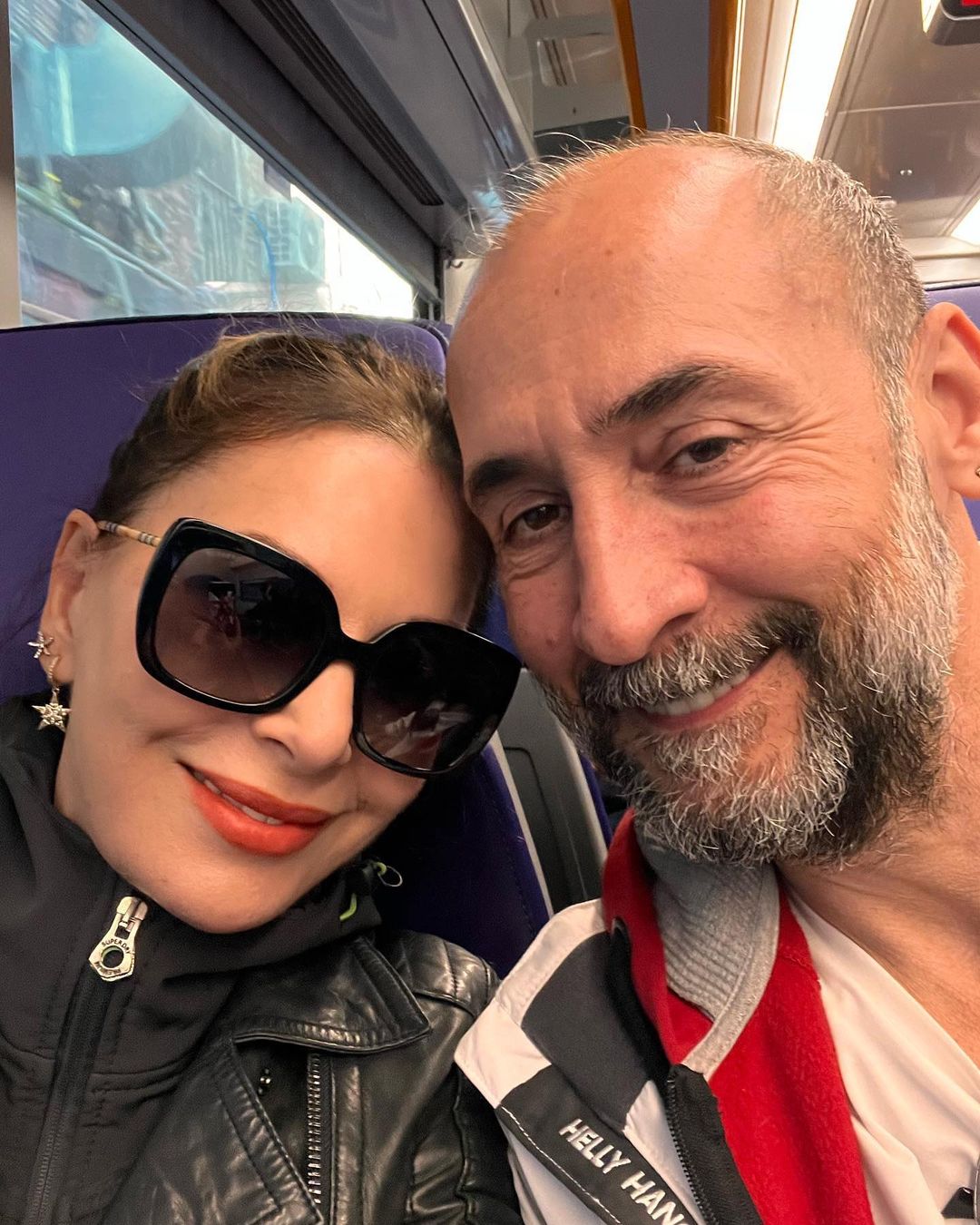 Şenay Gürler ve Semih Saygıner’den evlilik yıldönümünde romantik paylaşım: 9 yılı el ele bitirdik