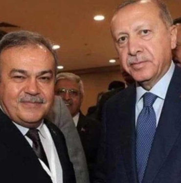 AKP’de "İstifanın eşiğindeyiz" diyerek listelere isyan eden Ordu İl Başkanı Halit Tomakin apar topar görevden alındı! 7 AKP’de-'İstifanın-eşiğindeyiz'-diyerek-listelere-isyan-eden-Ordu-İl-Başkanı-Halit-Tomakin-apar-topar-görevden-alındı!