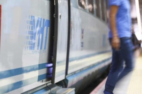 Ankara-ile-İstanbul-arasında-seyahat-süresi-'süper-hızlı-tren'le-1,5-saate-düşecek