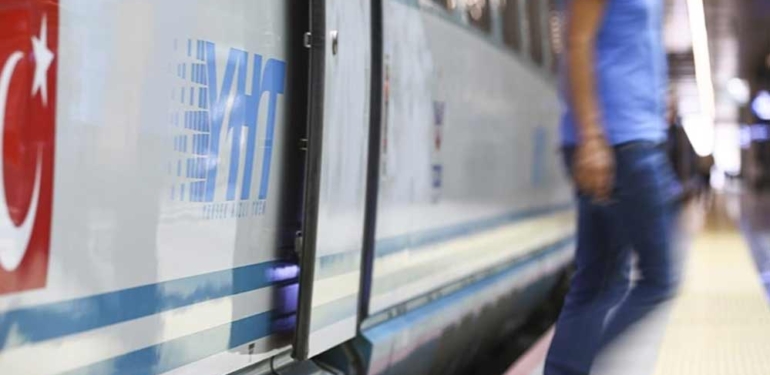 Ankara ile İstanbul arasında seyahat süresi "süper hızlı tren"le 1,5 saate düşecek 1 Ankara-ile-İstanbul-arasında-seyahat-süresi-'süper-hızlı-tren'le-1,5-saate-düşecek