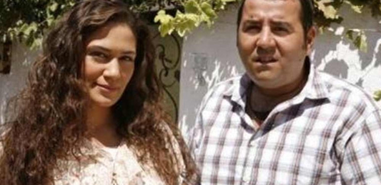 Ata Demirer ile evlenip boşanan Özge Borak’tan şaşırtan itiraf: Güvenemedim çocuk yapmadım 1 Ata-Demirer-ile-evlenip-boşanan-Özge-Borak’tan-şaşırtan-itiraf--Güvenemedim-çocuk-yapmadım