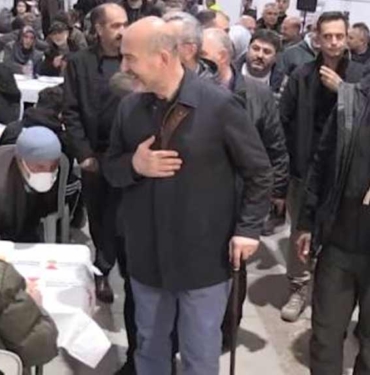 Bastonla görüntülenen Süleyman Soylu 'dan sağlık durumuna ilişkin açıklama: 15 yaşından beri bel fıtığım var, iyice kötüleşti 4 Bastonla-görüntülenen-Süleyman-Soylu-'dan-sağlık-durumuna-ilişkin-açıklama--15-yaşından-beri-bel-fıtığım-var,-iyice-kötüleşti