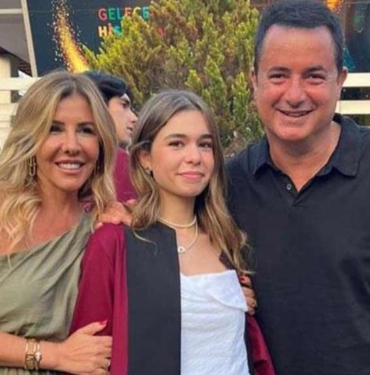 Çocuklarıyla pozunu paylaşan Acun Ilıcalı’nın eski eşi Zeynep Yılmaz'dan "Kızların daha kapalı giyinmiş" yorumuna tepki! 5 Çocuklarıyla-pozunu-paylaşan-Acun-Ilıcalı’nın-eski-eşi-Zeynep-Yılmaz'dan-'Kızların-daha-kapalı-giyinmiş'-yorumuna-tepki!