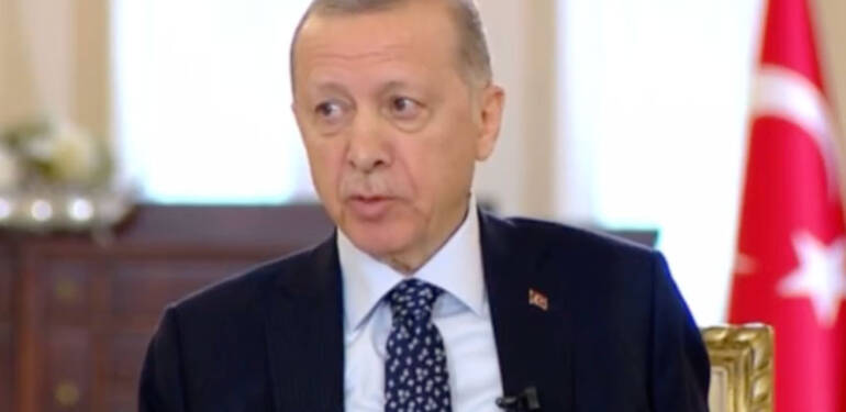 Cumhurbaşkanı Erdoğan'ın katıldığı canlı yayın aniden kesildi: 'Üşütmüşüm, helallik istiyorum' 1 Cumhurbaşkanı-Erdoğan'ın-katıldığı-canlı-yayın-aniden-kesildi--'Üşütmüşüm,-helallik-istiyorum'