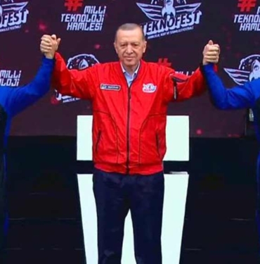 Erdoğan’a Türkiye’nin ilk uzay yolcusu isimlerini açıkladı: 14 gün kalacaklar 4 Erdoğan’a-Türkiye’nin-ilk-uzay-yolcusu-iki-ismini-açıkladı--14-gün-kalacaklar