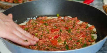 Evde-lahmacun-yapmak-mümkün!-İşte-taş-fırın-lezzetinde-tavada-lahmacun-tarifi