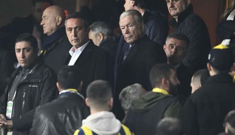 Fenerbahçe - Beşiktaş maçında 'yönetim istifa' sesleri