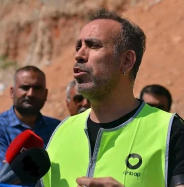 Haluk Levent’ten depremzede öğrenciler için burs açıklaması 4 Haluk-Levent-saat-vererek-duyurdu--Ahbap-Derneği'nin-deprem-bölgesi-için-yapacağı-önemli-bir-projeyi-açıklayacağım