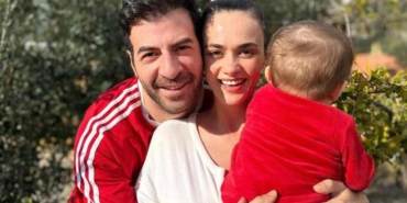 Hande-Soral-ve-İsmail-Demirci-çifti-ilk-kez-bebeklerinin-yüzünü-gösterdi-