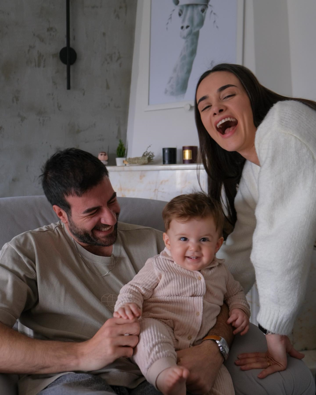 Hande Soral ve İsmail Demirci çifti ilk kez bebeklerinin yüzünü gösterdi: Çekirdek ailem