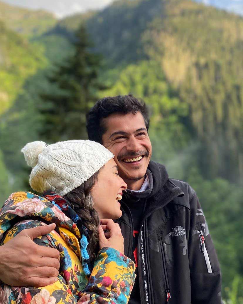 İsmail Hacıoğlu ve Aslıhan Gürbüz’ün aşk pozuna yorum yağdı: Evlenin artık ya, ayrılmayın sakın