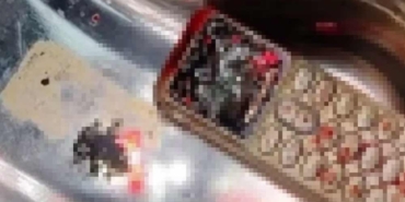 Kardeşine-vermemek-için-cep-telefonunu-yuttu!-2-saat-süren-ameliyatla-çıkartıldı…