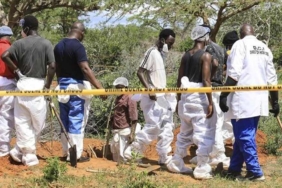 Kenya’da cennete gitme hayaliyle açlıktan ölen tarikat müritlerinin sayısı 1000’i bulabilir 10 Kenya’da-cennete-gitme-hayaliyle-açlıktan-ölen-tarikat-müritlerinin-sayısı-1000’i-bulabilir