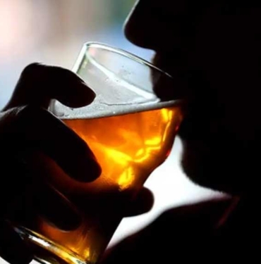 Mesai saatinde 3 litre bira içince davalık olan çalışanı, mahkeme haklı buldu: 1 milyon TL tazminat alacak 3 Mesai-saatinde-3-litre-bira-içince-davalık-olan-işçiyi,-mahkeme-haklı-buldu--1-milyon-TL-tazminat-alacak