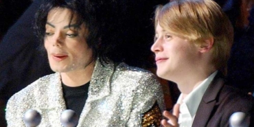 Michael-Jackson,-çocuk-taciziyle-yine-gündemde--Macaulay-Culkin-ile-aynı-yatakta-yatmış