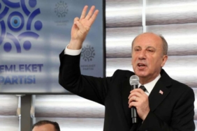 Muharrem-İnce,-partisinin-selamlama-işaretini-tanıttı--Biz-üçüncü-yoluz;-bugünden-itibaren-meydanlar,-sokaklar-bu-işaretle-dolacak