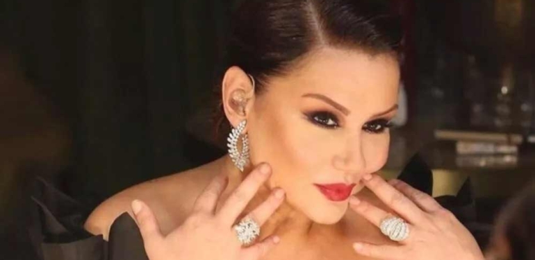Photoshop’un ayarını kaçıran Deniz Seki tanınmaz hale geldi! Görenler Hadise’ye benzetti… 6 Photoshop’un-ayarını-kaçıran-Deniz-Seki-tanınmaz-hale-geldi!-Görenler-Hadise’ye-benzetti…