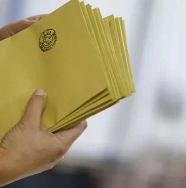 Seçime 1 ay kala YSK'dan seçmenlere "geçersiz oy" uyarısı! Bunları yaparsanız oyunuz sayılmayacak… 4 Seçime-1-ay-kala-YSK'dan-seçmenlere-'geçersiz-oy'-uyarısı!-Bunları-yaparsanız-oyunuz-sayılmayacak…