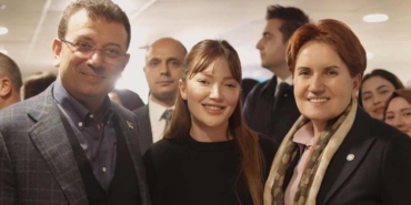 Sosyal-medya-fenomeni-Danla-Bilic--Ekrem-başkanım-ve-Meral-mommyim-ile-sürpriz-yaptık