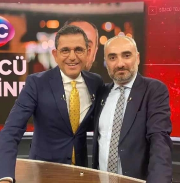 Sözcü TV’ye geçen İsmail Saymaz Halk TV'yi topa tuttu: Bağımsız medyada çalışmanın önemini anladım 2 Sözcü-TV’ye-geçen-İsmail-Saymaz-Halk-TV'yi-topa-tuttu--Bağımsız-medyada-çalışmanın-önemini-anladım
