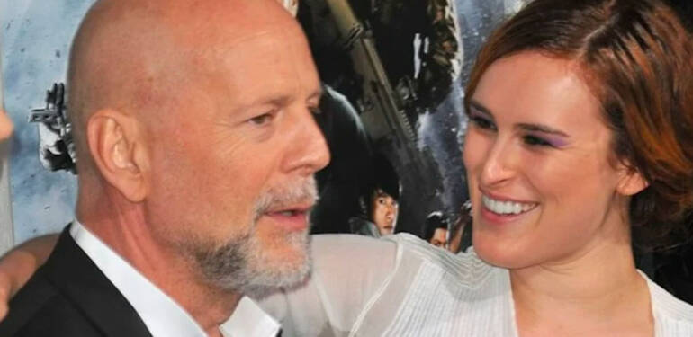 Ünlü oyuncu Bruce Willis dede oldu: Kızları müjdeli haberi böyle verdi