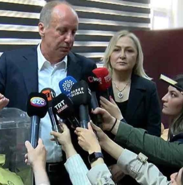 Adaylıktan çekilen Muharrem İnce oyunu kullandığı sandık başından isyan etti: Eski arkadaşlarım dahil herkese dava açacağım 10 Adaylıktan-çekilen-Muharrem-İnce-oyunu-kullandığı-sandık-başından-isyan-etti--Eski-arkadaşlarım-dahil-herkese-dava-açacağım